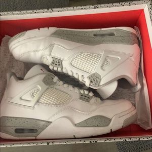 Size 9.5 jordan 4 Oreos new box